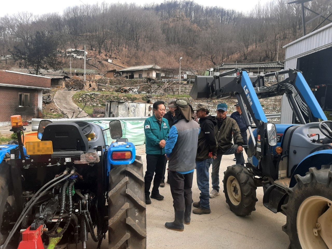 0422 임동면 3개 단체, 산불피해 복구 영농지원단 운영 (1).jpg