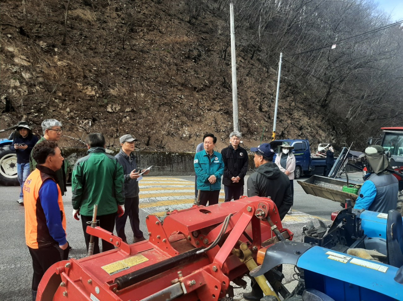 0422 임동면 3개 단체, 산불피해 복구 영농지원단 운영 (2).jpg