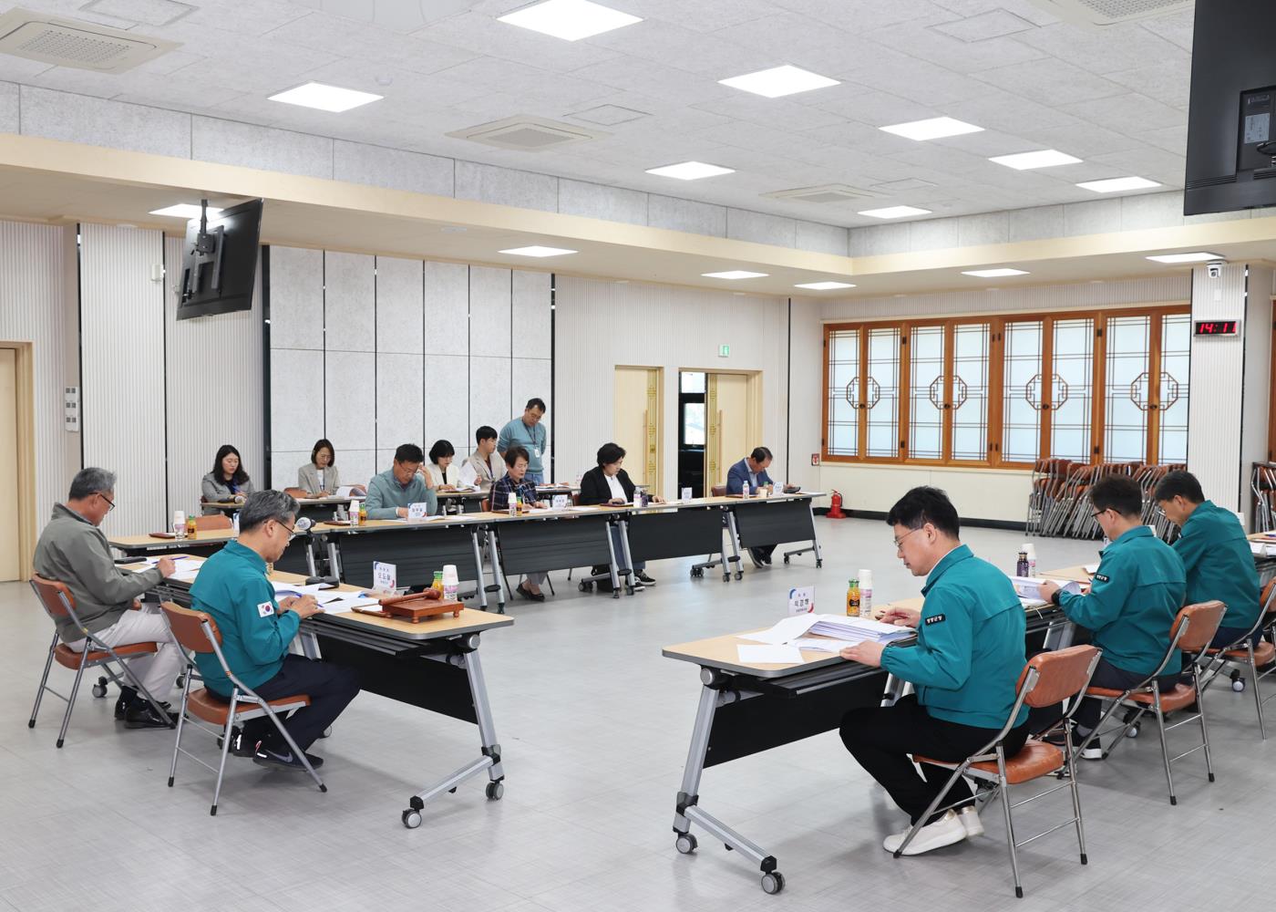 6-5 사진(2025년 농축산물 가격안정기금운용심의위원회 개최).jpg