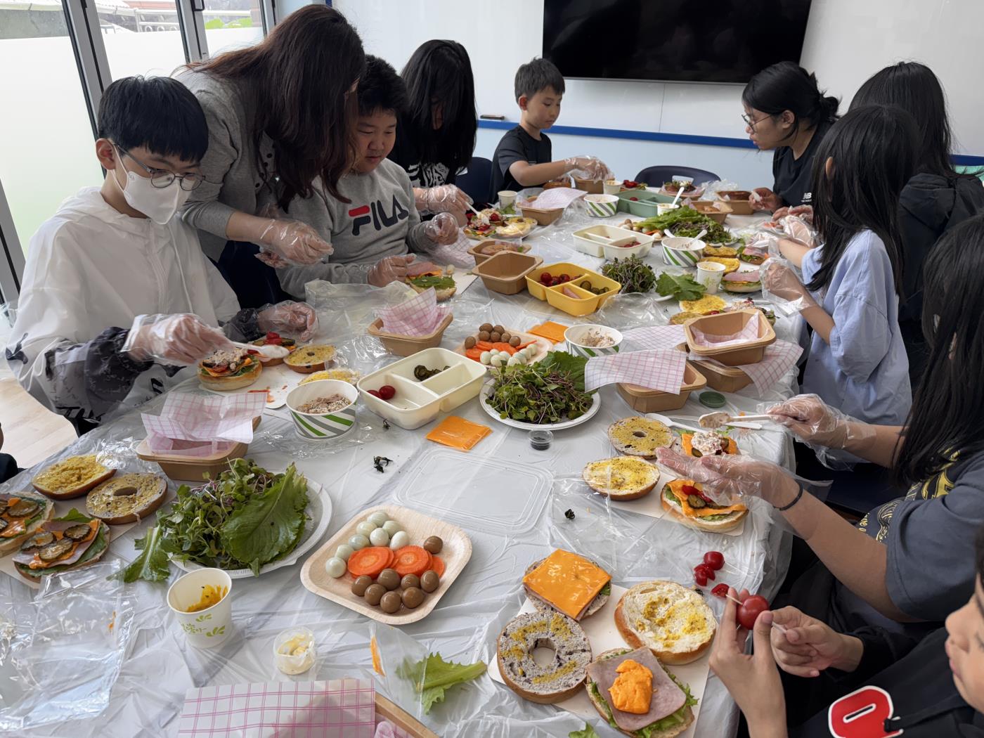 4-6 사진(영양군 다문화가족자녀체험프로그램_요리체험).jpg
