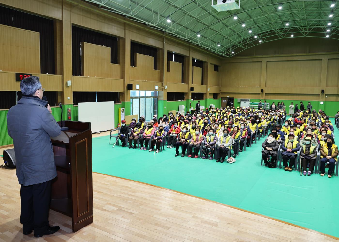 3-4 사진(2023년 노인일자리사업 발대식 및 교통안전교육 실시).jpg