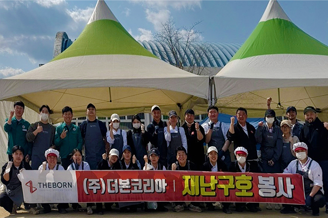 0404 안동을 다시 찾은 백종원 대표, 무료급식소에서 온정 계속 이어가 (1).jpg