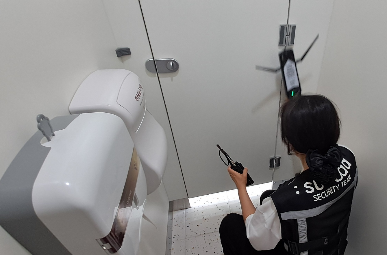 영양교육지원청 학교지원센터, 학교 내 불법촬영 카메라 점검 실시(2025년 상반기)2.jpg