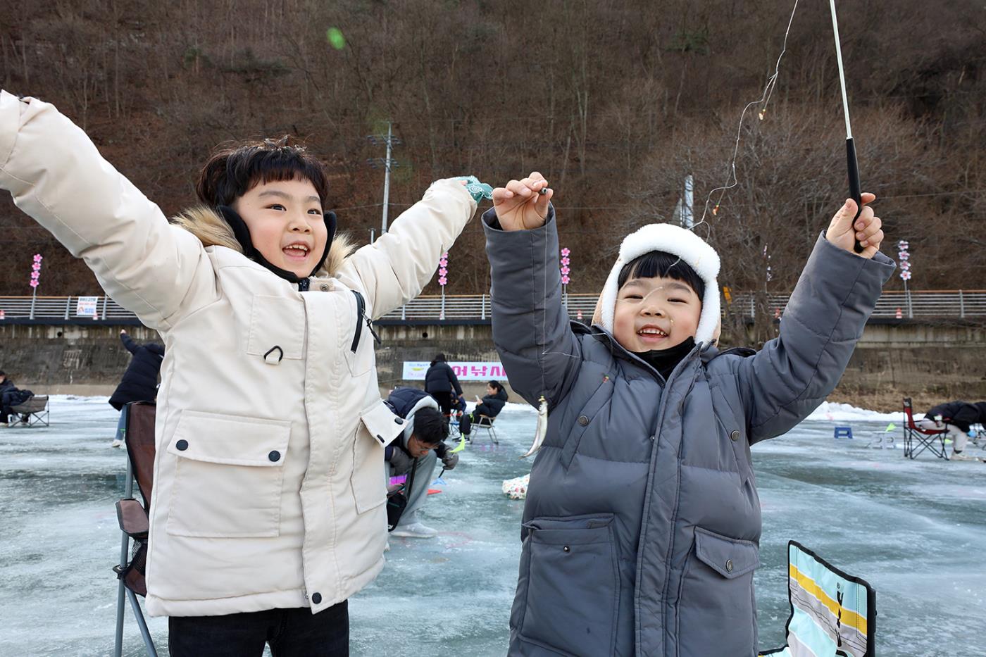 0127 영남지역 최대 겨울 축제 2025 안동암산얼음축제 성황리 폐막 (6).jpeg