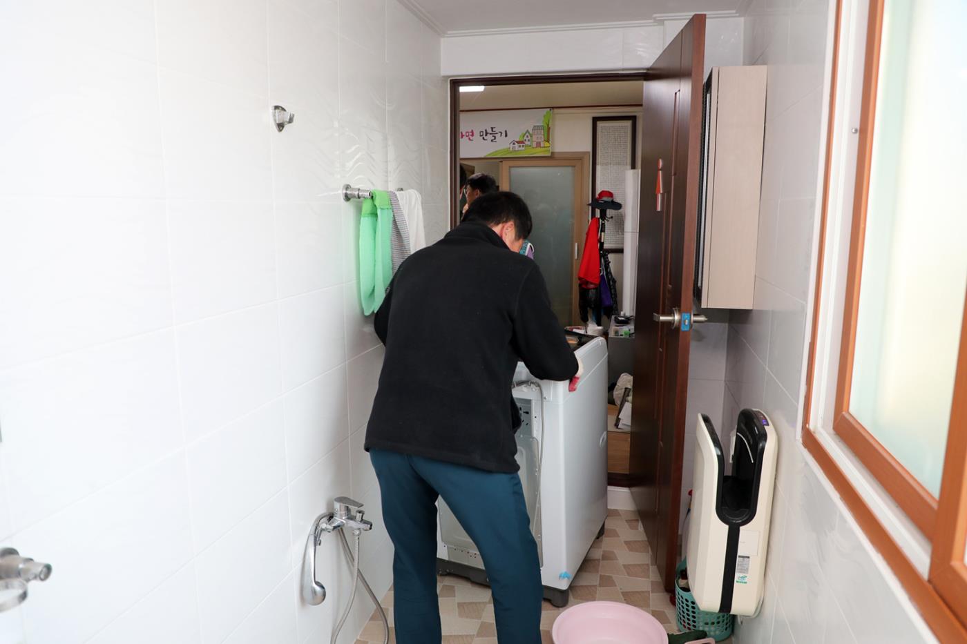 0403 안동시, 산불피해 주민 거주 경로당 지원에 총력 (2).JPG