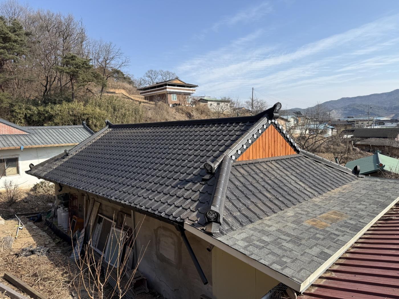 0305 안동시자원봉사센터와 대덕산업, 주거 취약계층 집수리 지원 (1).jpg